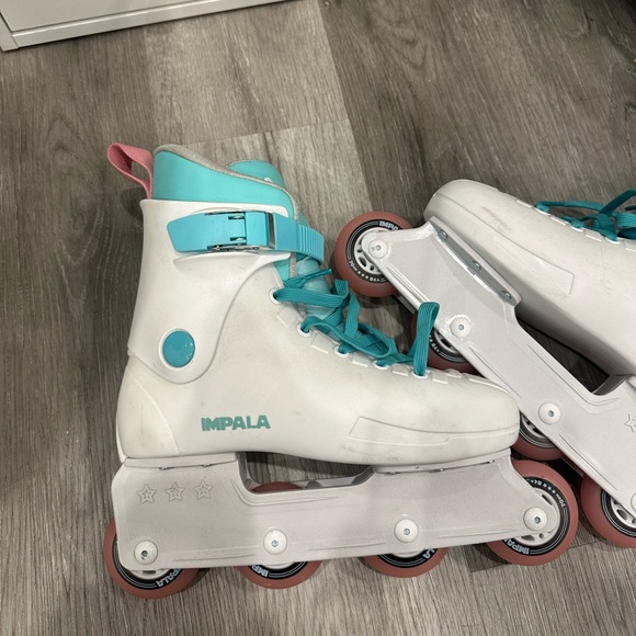 Impala RollerSkates - Picture 1 of 4